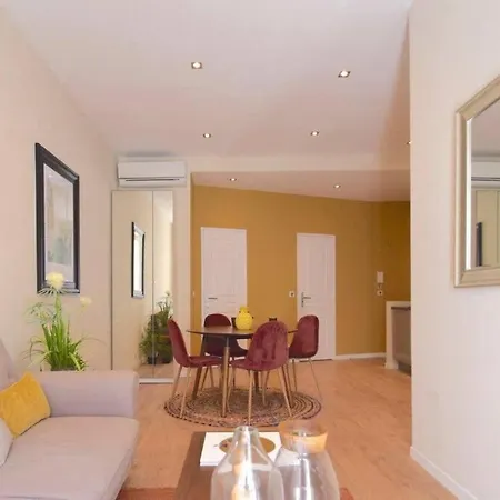 Stylish One Bedroom In Port Appartement *