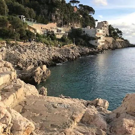 Stylish One Bedroom In Port Appartement Nice
