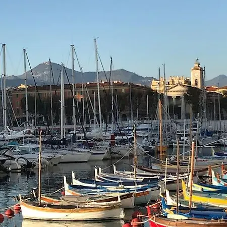 Stylish One Bedroom In Port Appartement Nice