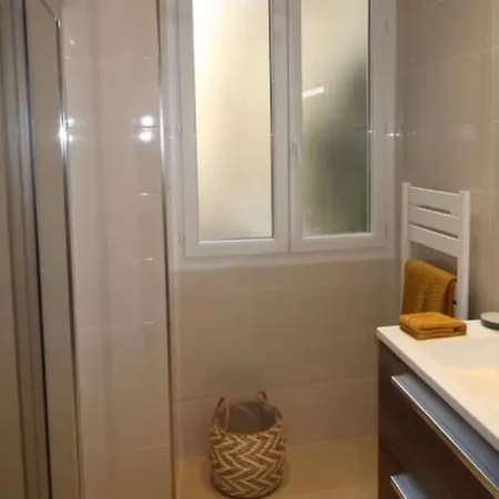 Stylish One Bedroom In Port *