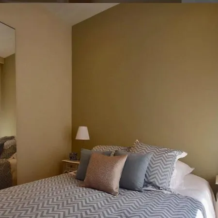 Stylish One Bedroom In Port *